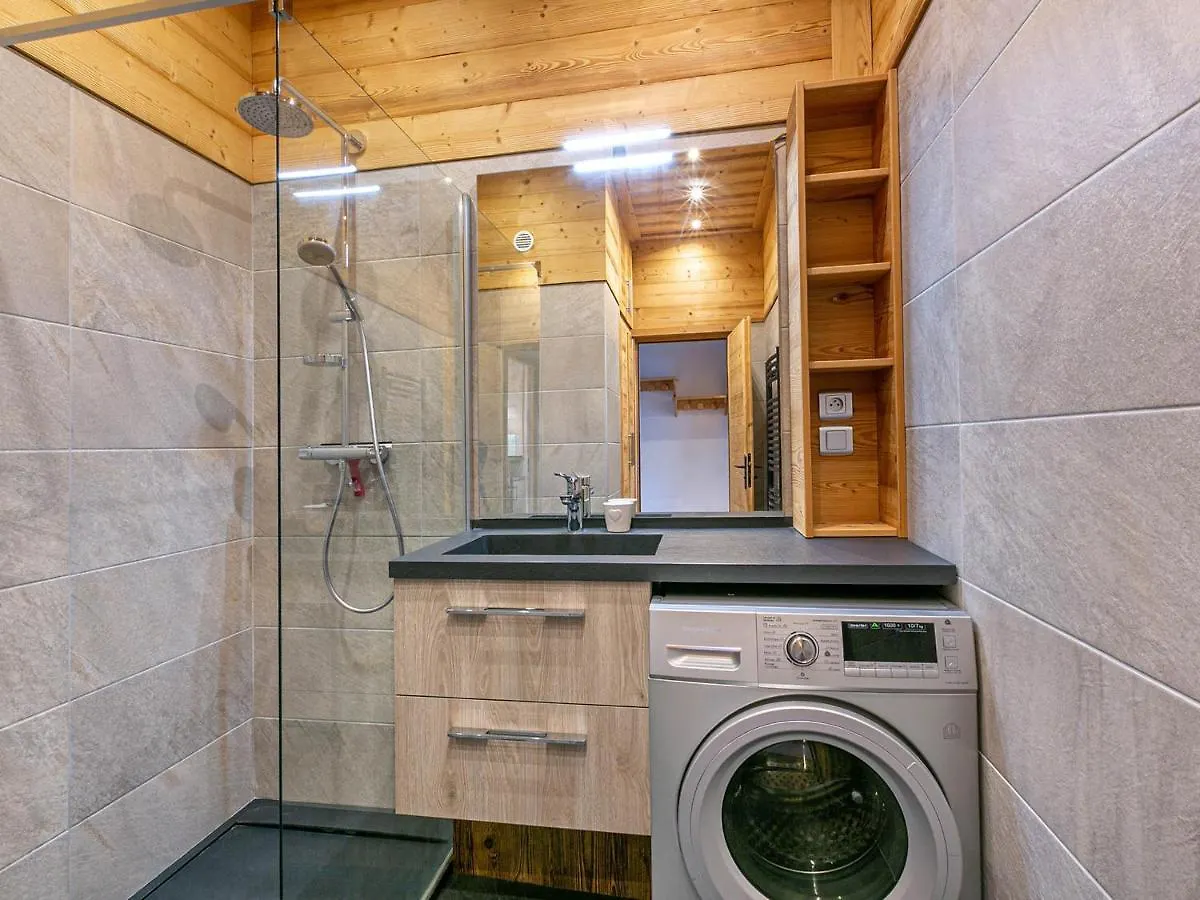 Grand Studio Cabine, Balcon, Parking, Centre La Clusaz - Fr-1-437-85 0*,